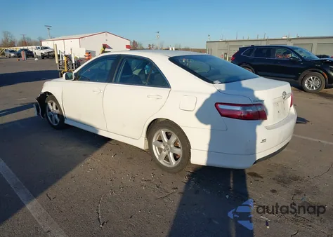 2008 Toyota Camry Se z USA, uszkodzony, nr VIN 4T1BE46K48U785584